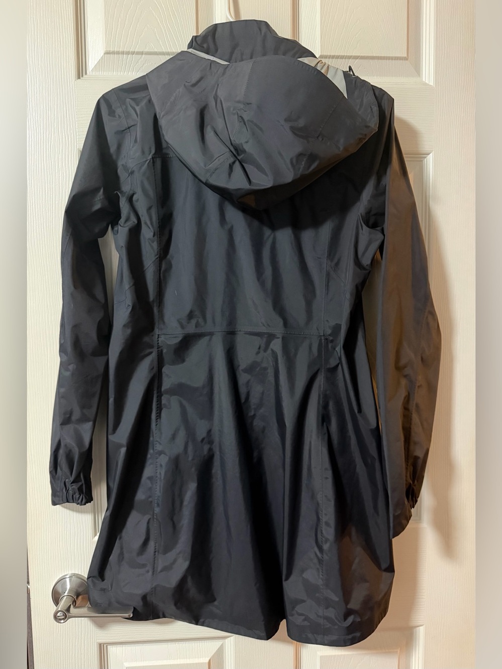 Patagonia Women's Torrentshell 3L Rain Parka - Picture 6 of 11